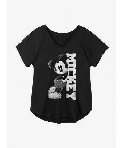 Disney Mickey Mouse Leaning Girls Plus Size T-Shirt $8.32 T-Shirts
