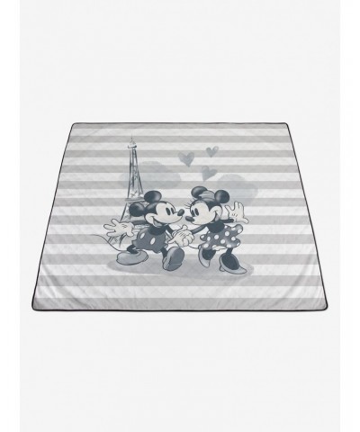 Disney Mickey And Minnie Mouse Impresa Picnic Blanket $23.01 Blankets